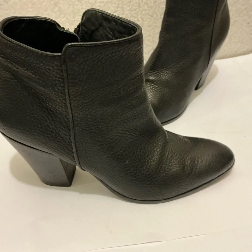 Giuseppe Zanotti Black Leather Ankle Booties size 39